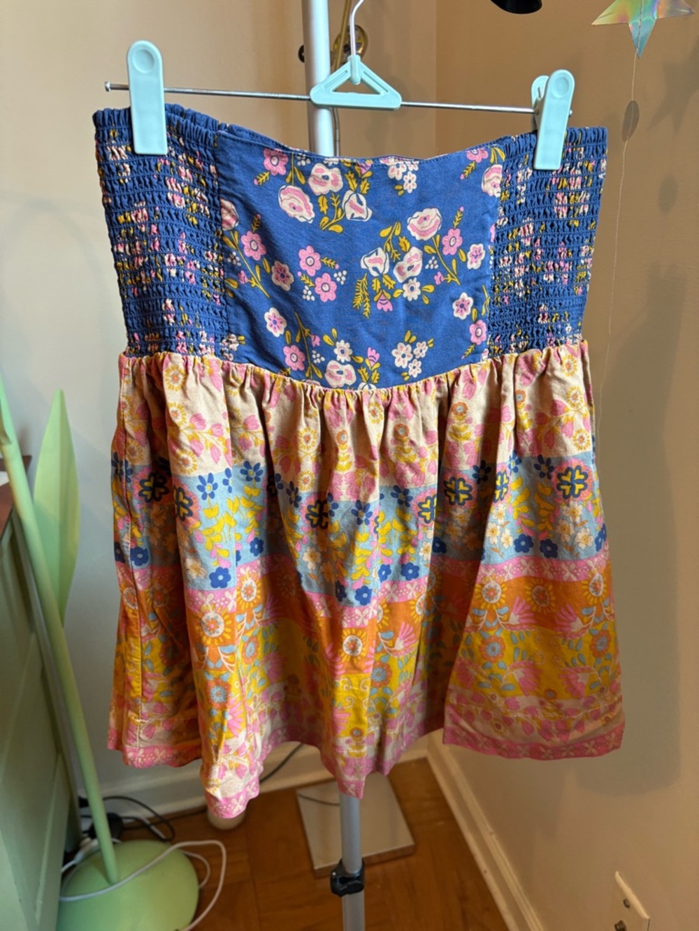 NATURAL LIFE Malia Reversible Mini Floral Skirt in Slate Floral Blooms M Medium